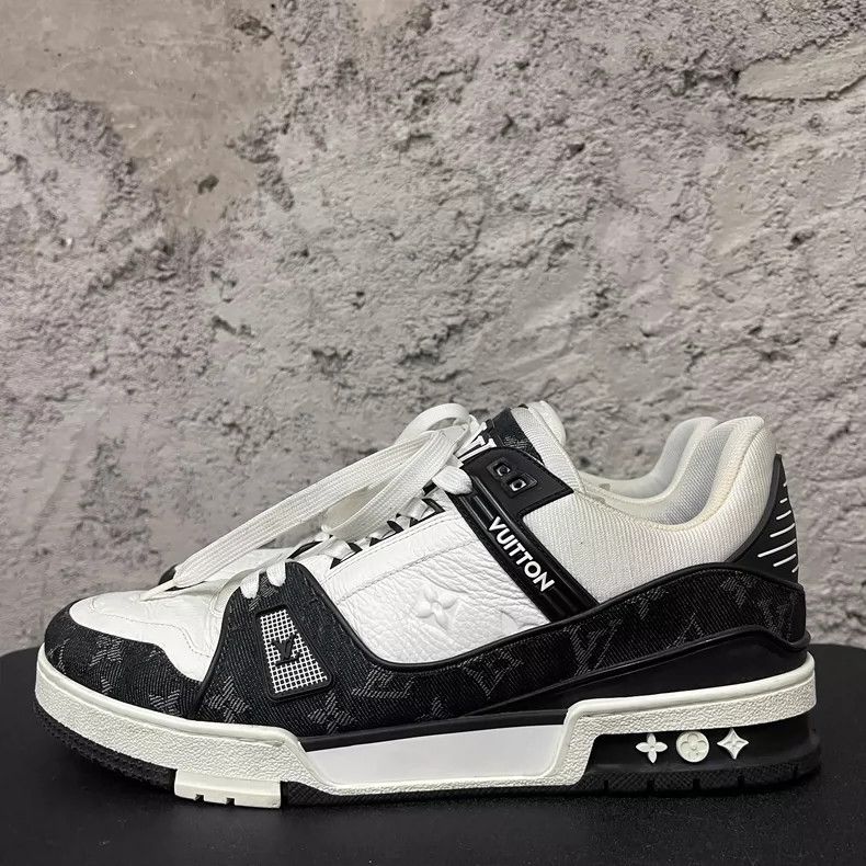 Louis Vuitton Louis Vuitton Black and White Sneakers Size US 9.5 / EU 42-43 - 2 Thumbnail