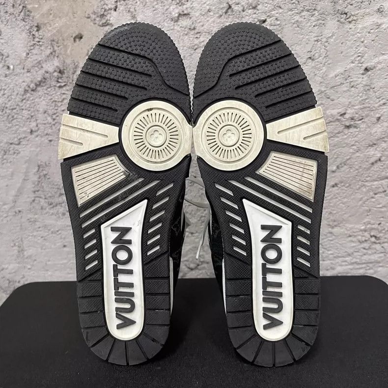 Louis Vuitton Louis Vuitton Black and White Sneakers Size US 9.5 / EU 42-43 - 7 Thumbnail