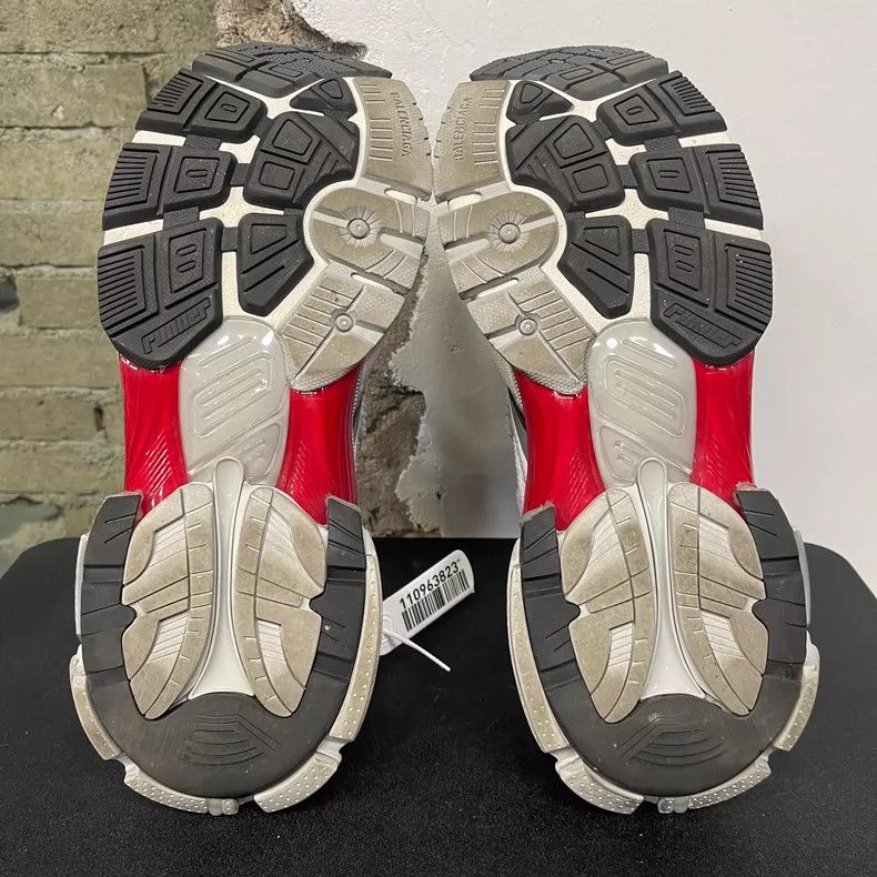Balenciaga Balenciaga Runner 2.0 Dad Sneakers Size 41 Size US 8 / EU 41 - 7 Thumbnail