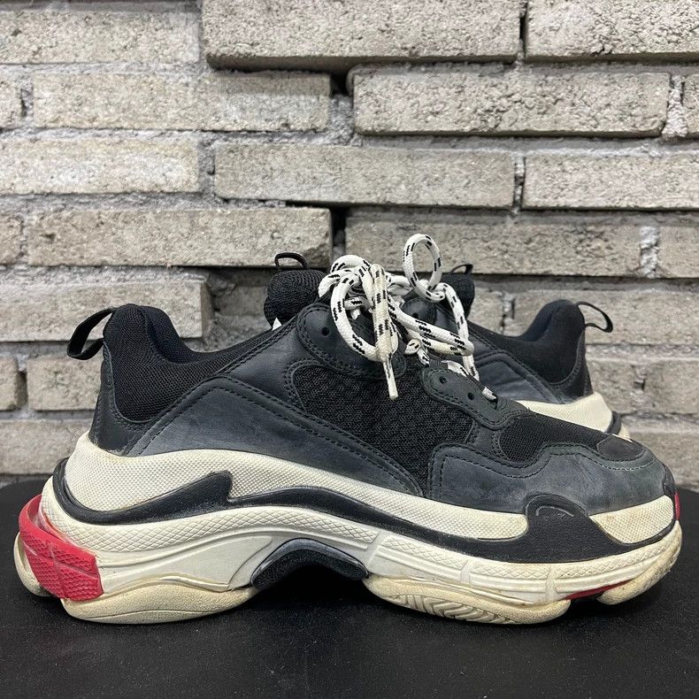 Balenciaga Balenciaga Triple S Sneakers in Excellent Condition Size US 7 / EU 40 - 4 Thumbnail