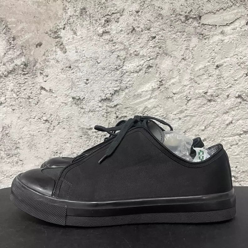 Alexander McQueen Alexander McQueen Black Sneakers Size 42 Size US 9 / EU 42 - 2 Thumbnail