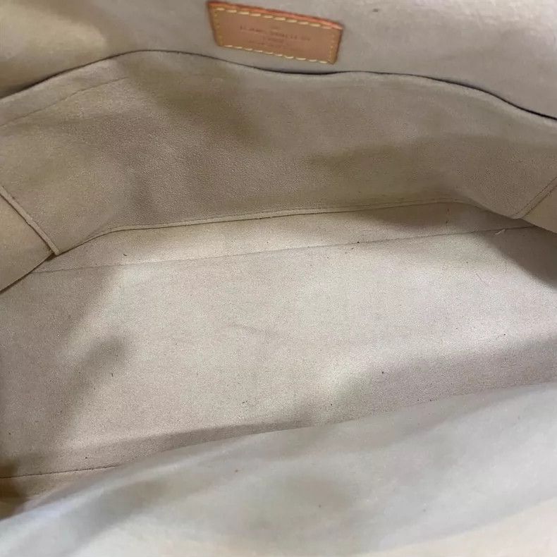 Louis Vuitton Louis Vuitton Manhattan Leather Handbag Size ONE SIZE - 9 Thumbnail