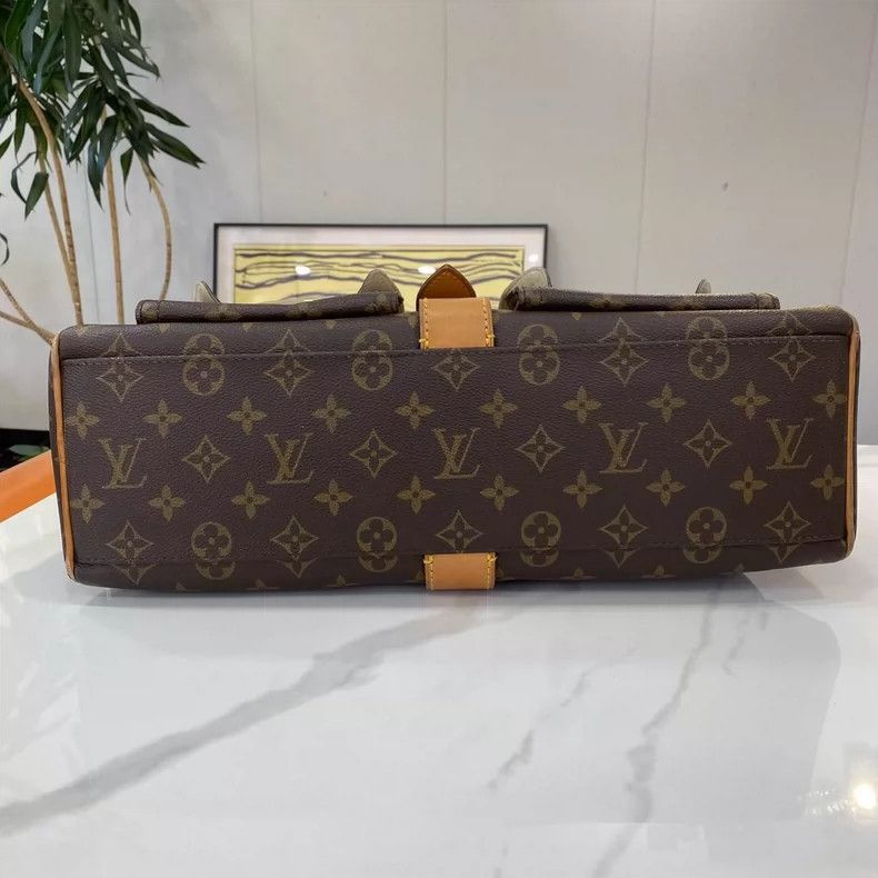 Louis Vuitton Louis Vuitton Manhattan Leather Handbag Size ONE SIZE - 5 Thumbnail