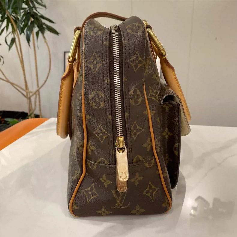 Louis Vuitton Louis Vuitton Manhattan Leather Handbag Size ONE SIZE - 4 Thumbnail
