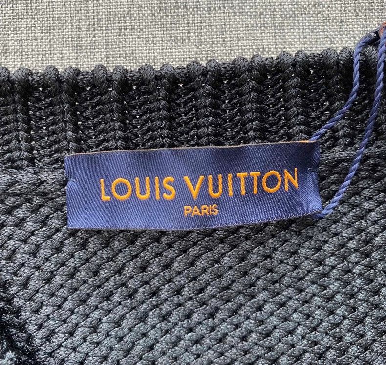 Louis Vuitton Louis Vuitton Sweater with Large Logo Design-yf Size US S / EU 44-46 / 1 - 7 Thumbnail