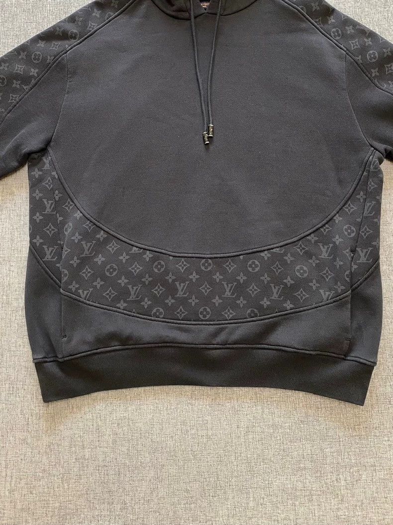 Louis Vuitton Louis Vuitton Black Hooded Sweatshirt for Men-yf Size US L / EU 52-54 / 3 - 6 Thumbnail