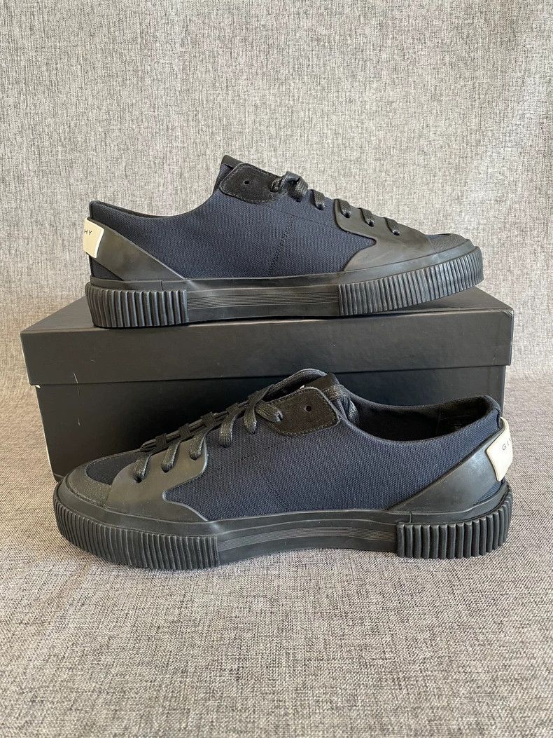 Givenchy Givenchy Men's Canvas Embroidered Low Top Sneakers-yf Size US 8.5 / EU 41-42 - 3 Thumbnail