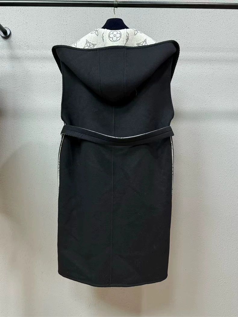 Louis Vuitton Black Wool Sleeveless Coat from Louis Vuitton-yf Size US M / EU 48-50 / 2 - 2 Thumbnail