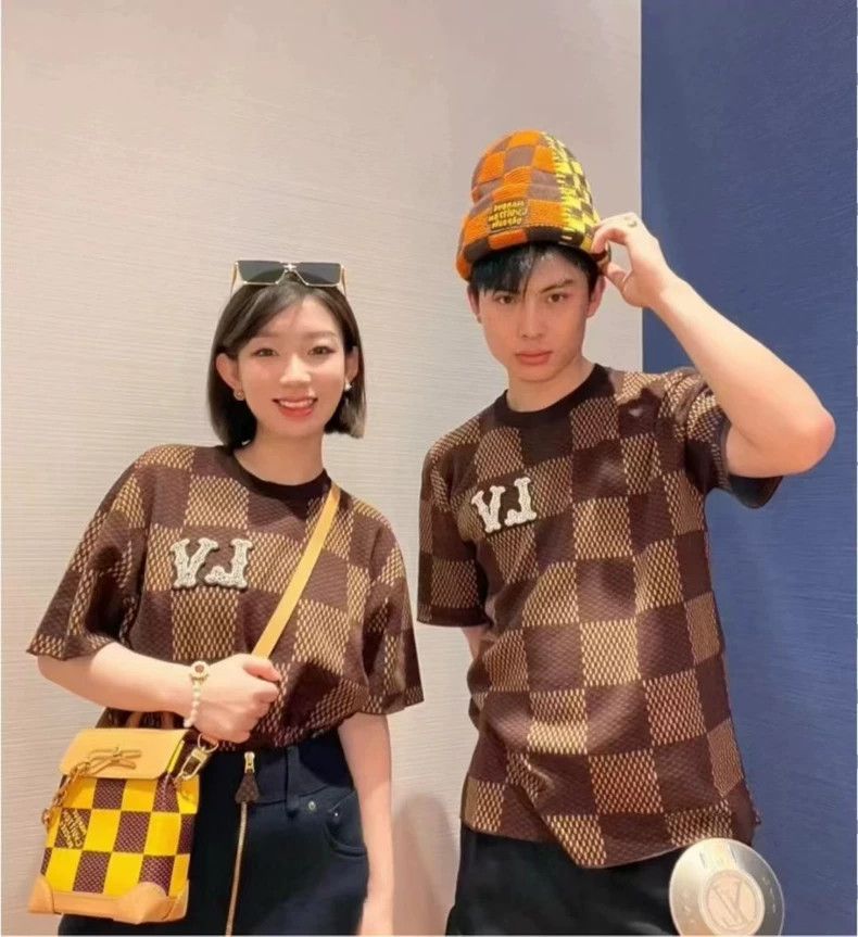 Louis Vuitton LV Louis Vuitton Checkered Logo Short Sleeve Tee-yf Size US L / EU 52-54 / 3 - 6 Thumbnail