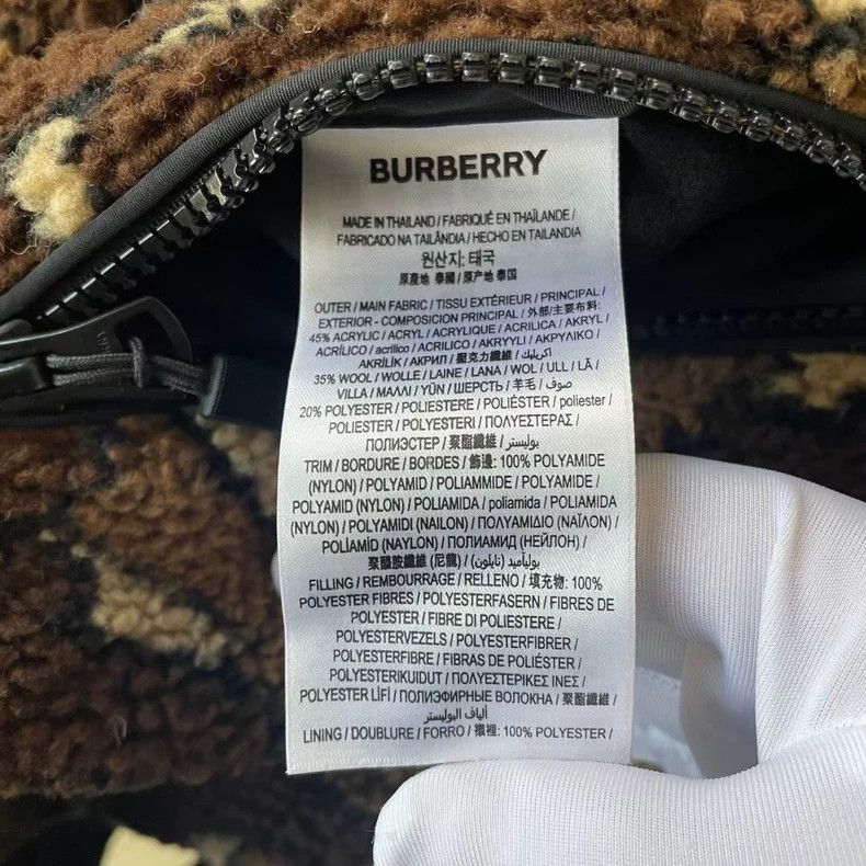 Burberry Burberry Teddy Coat with Logo Print-yf Size US L / EU 52-54 / 3 - 5 Thumbnail