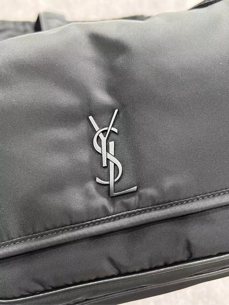 Yves Saint Laurent YSL Nylon Messenger Bag in Black-yf Size ONE SIZE - 2 Thumbnail