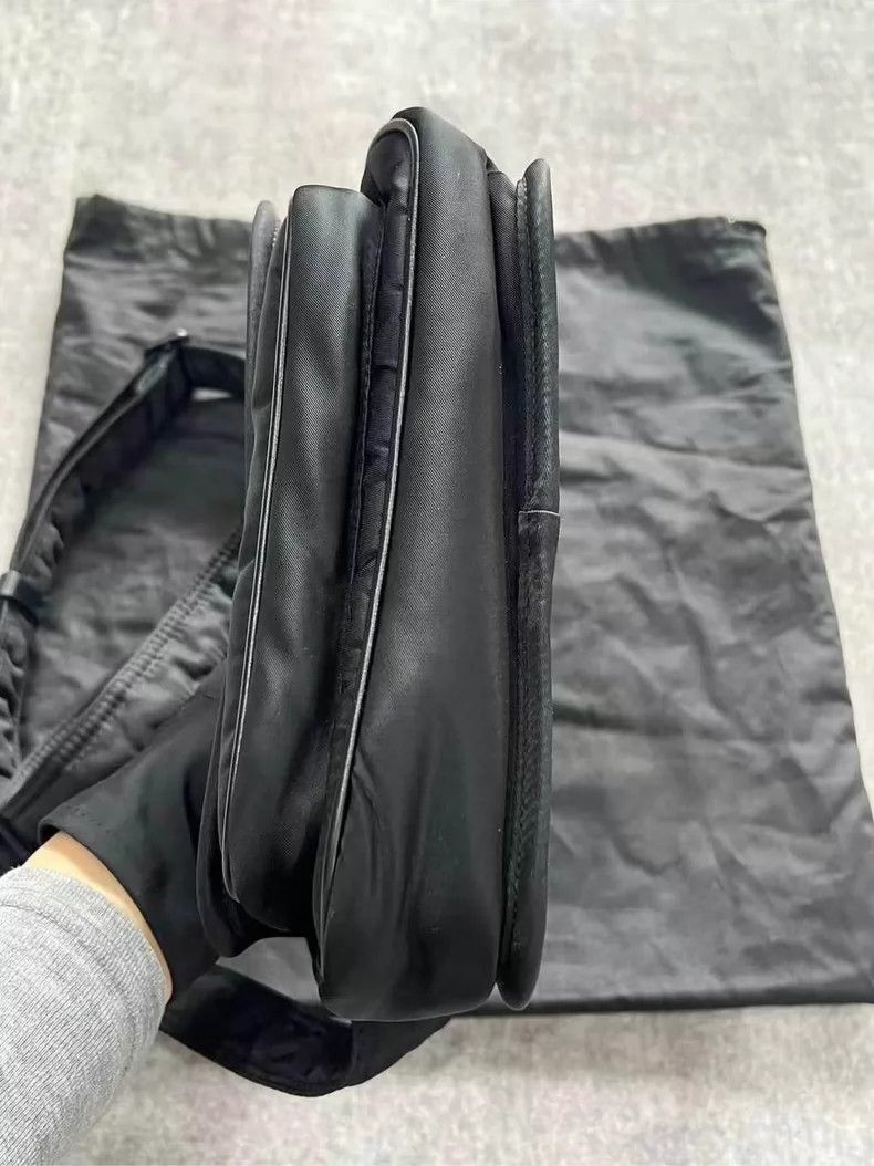 Yves Saint Laurent YSL Nylon Messenger Bag in Black-yf Size ONE SIZE - 4 Thumbnail
