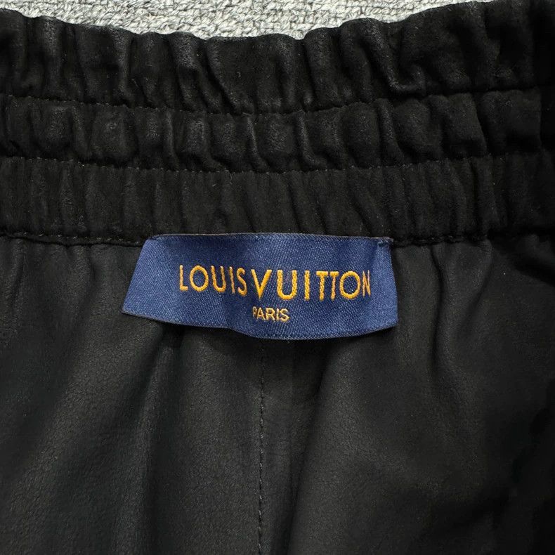 Louis Vuitton Louis Vuitton Suede Embroidered Shorts-yf Size US 27 - 4 Thumbnail