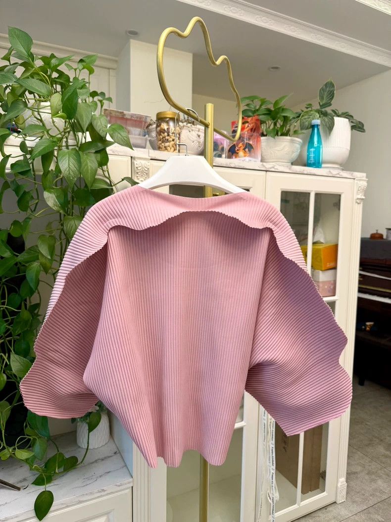 Issey Miyake Pink Petal Top by Issey Miyake-yf Size US M / EU 48-50 / 2 - 4 Thumbnail