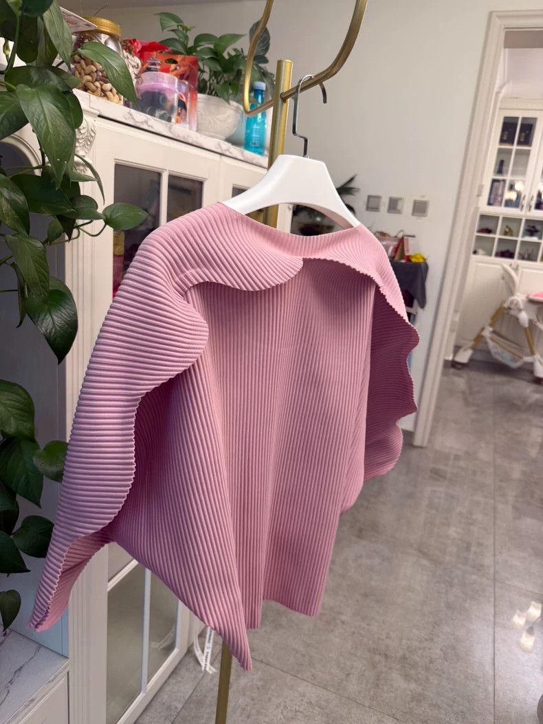 Issey Miyake Pink Petal Top by Issey Miyake-yf Size US M / EU 48-50 / 2 - 5 Thumbnail