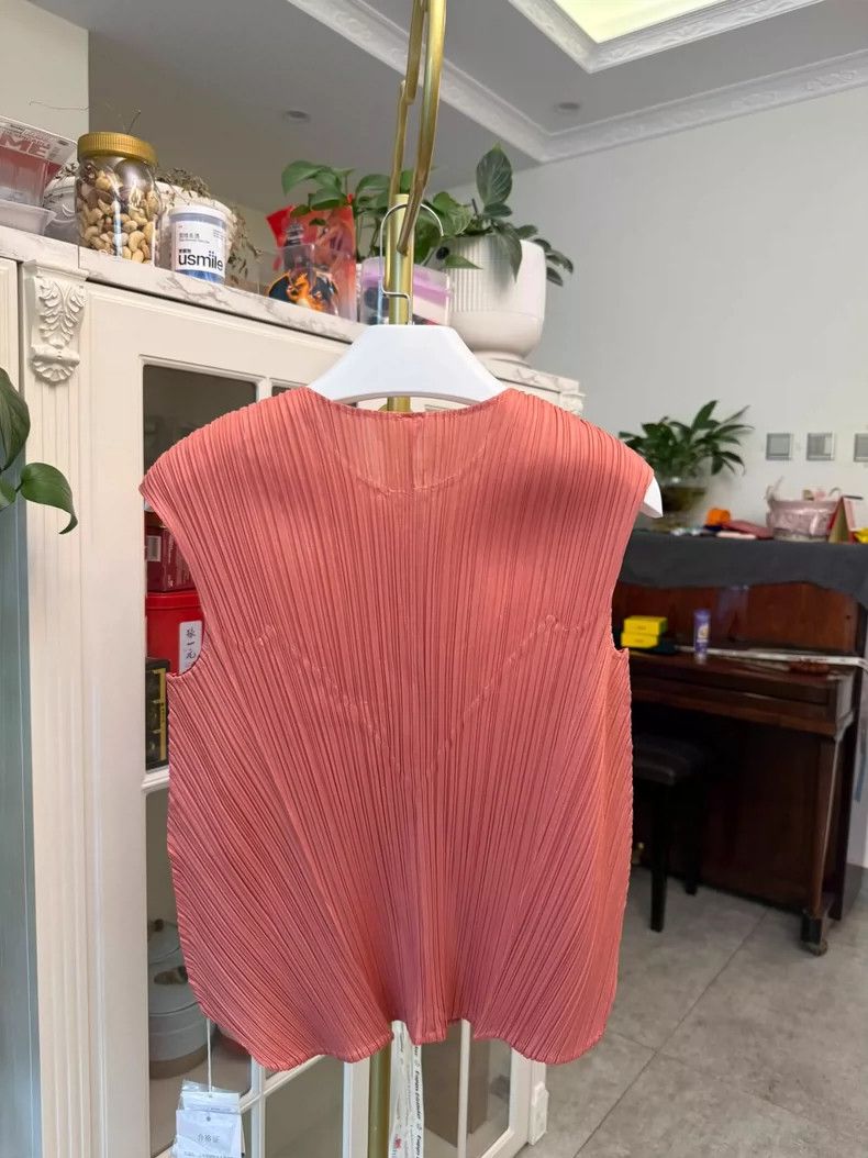 Issey Miyake Issey Miyake Pleated Coral Pink Sleeveless Top-yf Size US M / EU 48-50 / 2 - 5 Thumbnail