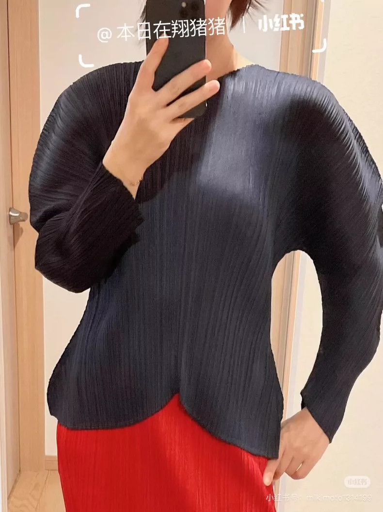 Issey Miyake Issey Miyake Long Sleeve Top in Navy Blue-yf Size US M / EU 48-50 / 2 - 8 Thumbnail