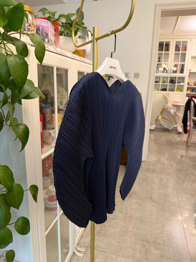 Issey Miyake Issey Miyake Long Sleeve Top in Navy Blue-yf Size US M / EU 48-50 / 2 - 2 Thumbnail