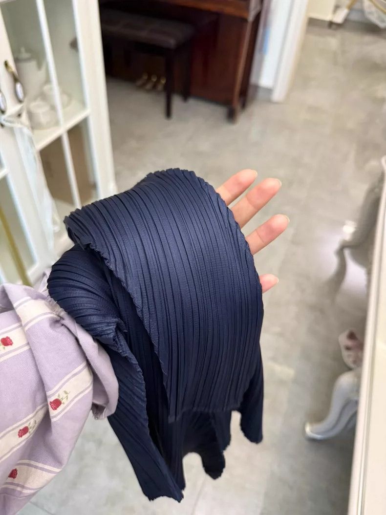 Issey Miyake Issey Miyake Long Sleeve Top in Navy Blue-yf Size US M / EU 48-50 / 2 - 7 Thumbnail