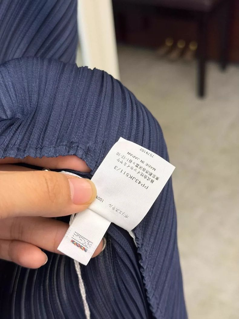 Issey Miyake Issey Miyake Long Sleeve Top in Navy Blue-yf Size US M / EU 48-50 / 2 - 4 Thumbnail
