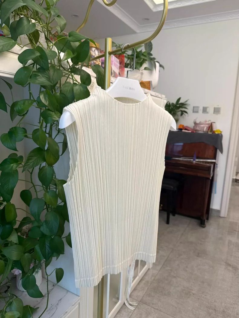 Issey Miyake Issey Miyake Sleeveless High Neck Top-yf Size US L / EU 52-54 / 3 - 3 Thumbnail