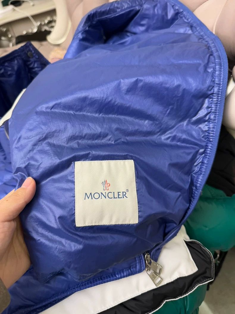 Moncler Moncler Blue Puffer Vest for Men-yf Size US M / EU 48-50 / 2 - 6 Thumbnail