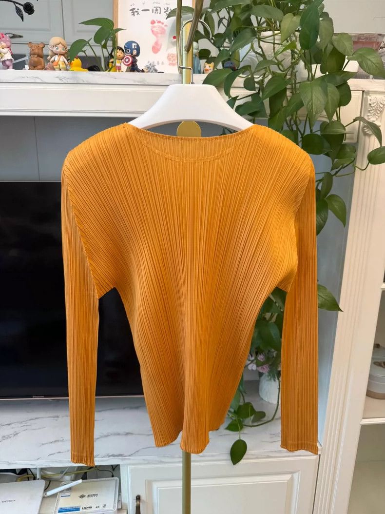 Issey Miyake Long Sleeve Pleated Top-yf