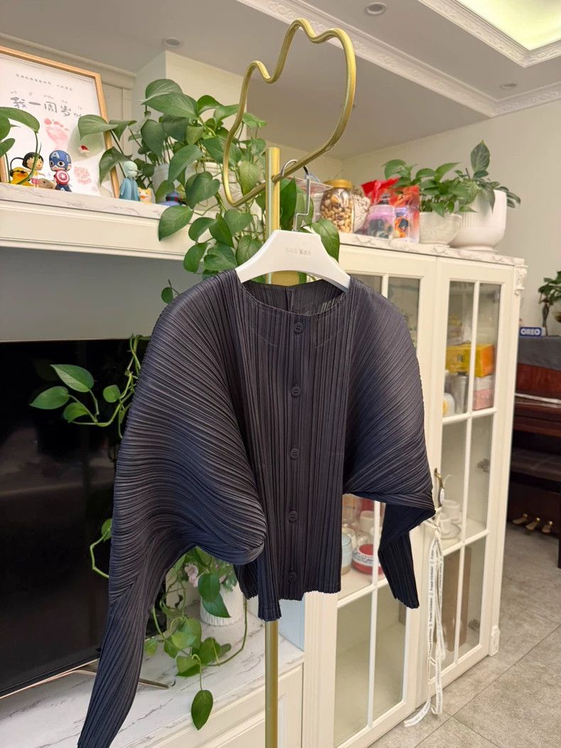 Issey Miyake Issey Miyake Charcoal Cardigan with Button Details-yf Size US M / EU 48-50 / 2 - 3 Thumbnail