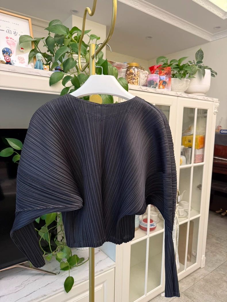 Issey Miyake Issey Miyake Charcoal Cardigan with Button Details-yf Size US M / EU 48-50 / 2 - 7 Thumbnail