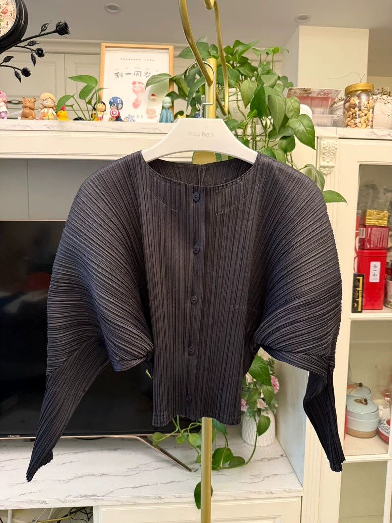 Issey Miyake Issey Miyake Charcoal Cardigan with Button Details-yf Size US M / EU 48-50 / 2 - 2 Thumbnail