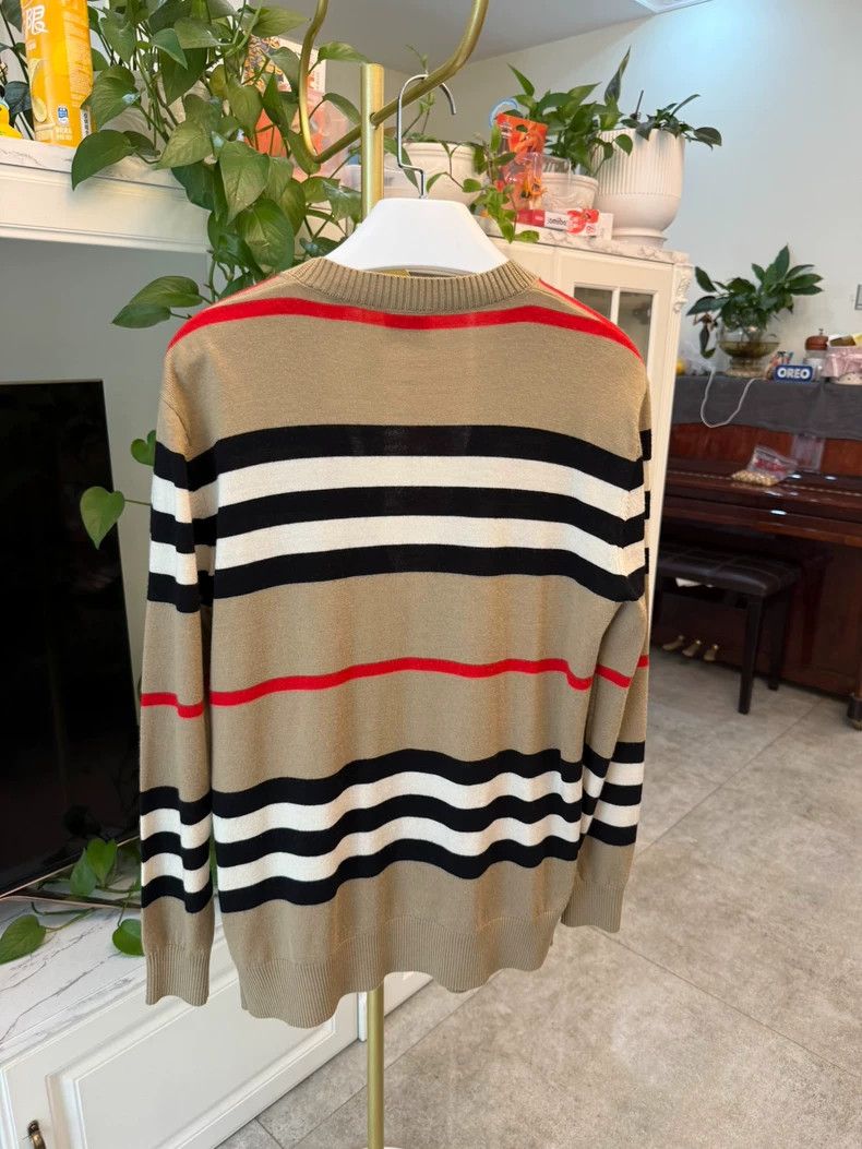 Burberry Burberry Classic Check Cardigan Sweater-yf Size US S / EU 44-46 / 1 - 5 Thumbnail