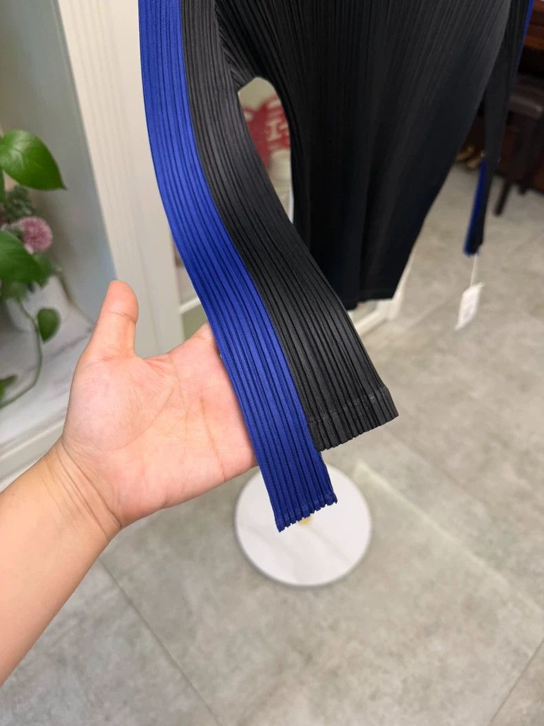 Issey Miyake Blue and Black Pleated Top-yf Size US M / EU 48-50 / 2 - 2 Thumbnail