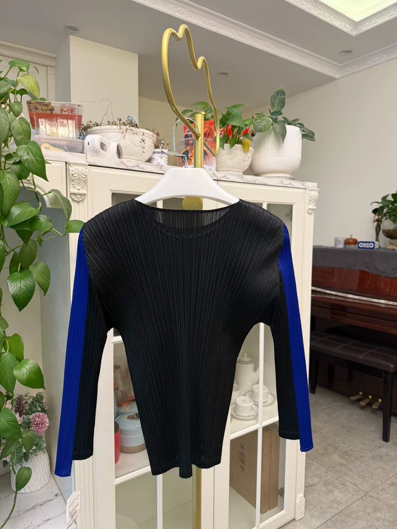 Issey Miyake Blue and Black Pleated Top-yf Size US M / EU 48-50 / 2 - 6 Thumbnail