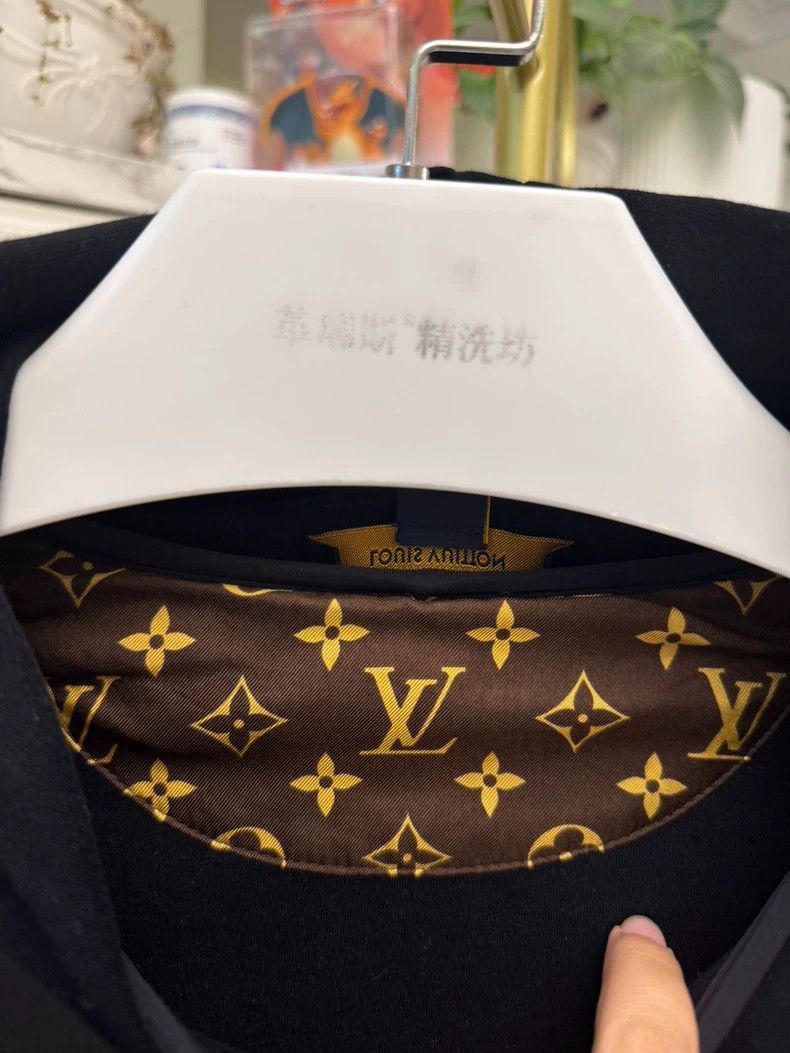 Louis Vuitton Louis Vuitton Letter Print Hoodie Size M-yf Size US M / EU 48-50 / 2 - 4 Thumbnail