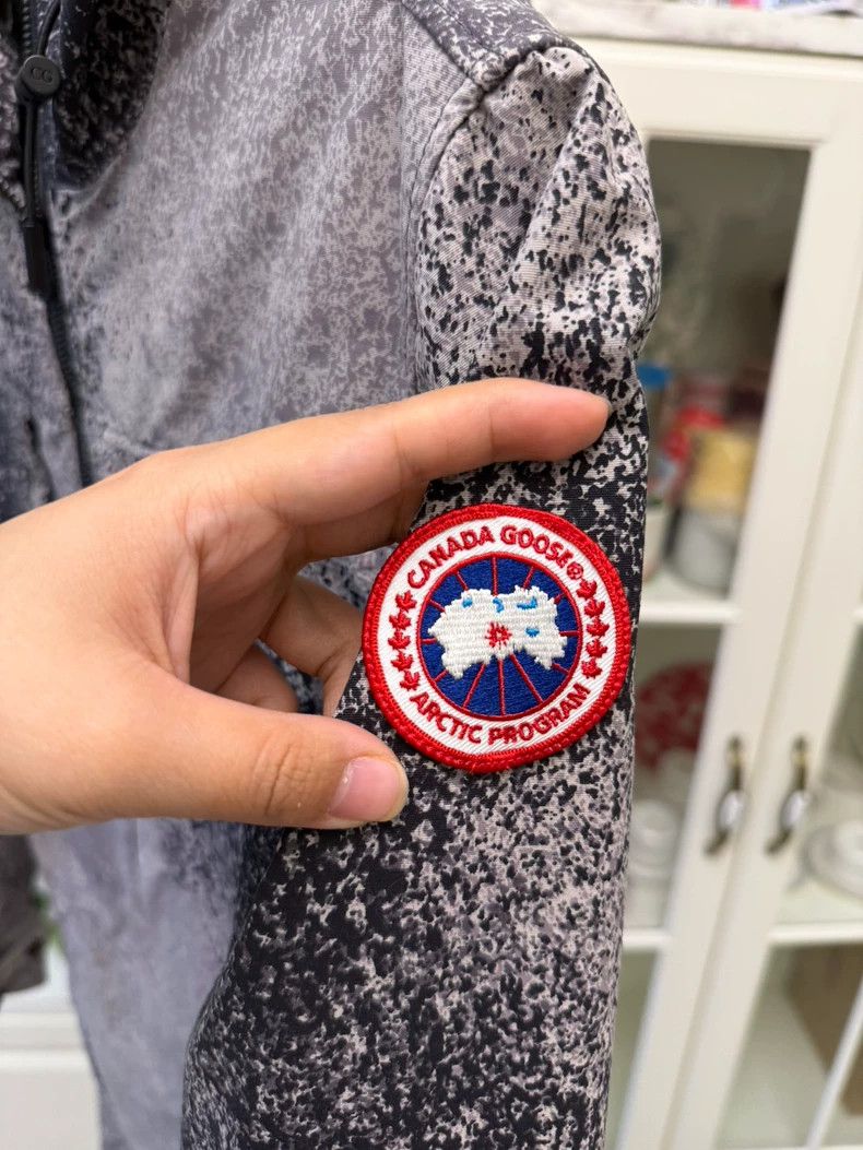 Canada Goose Canada Goose Parka Jacket with Starry Print-yf Size US M / EU 48-50 / 2 - 5 Thumbnail