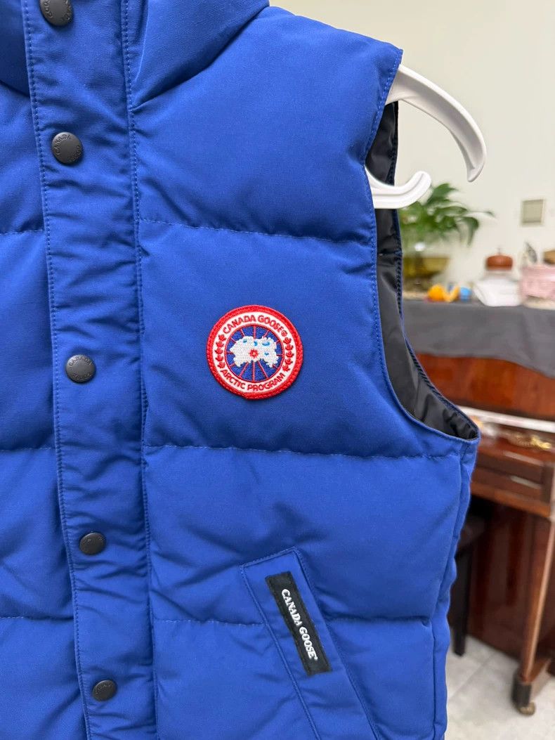 Canada Goose Canada Goose Kids Blue Vest Size L-yf Size US L / EU 52-54 / 3 - 2 Thumbnail