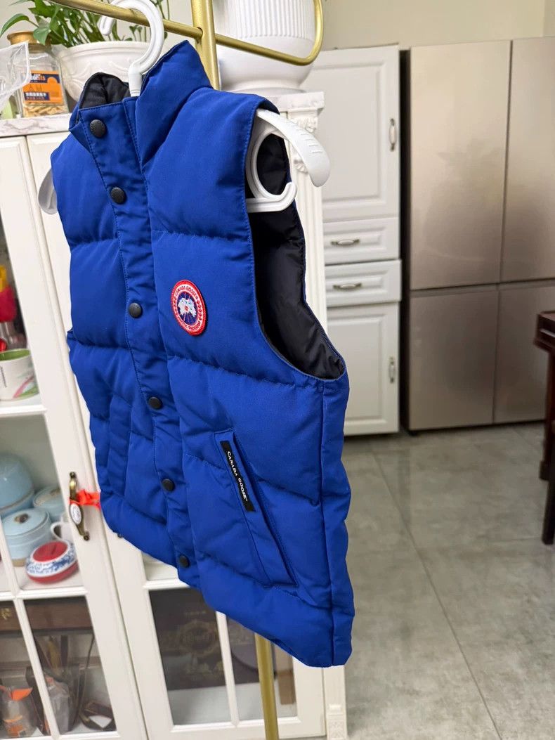 Canada Goose Canada Goose Children’s Vest Blue Size L-yf Size US L / EU 52-54 / 3 - 3 Thumbnail