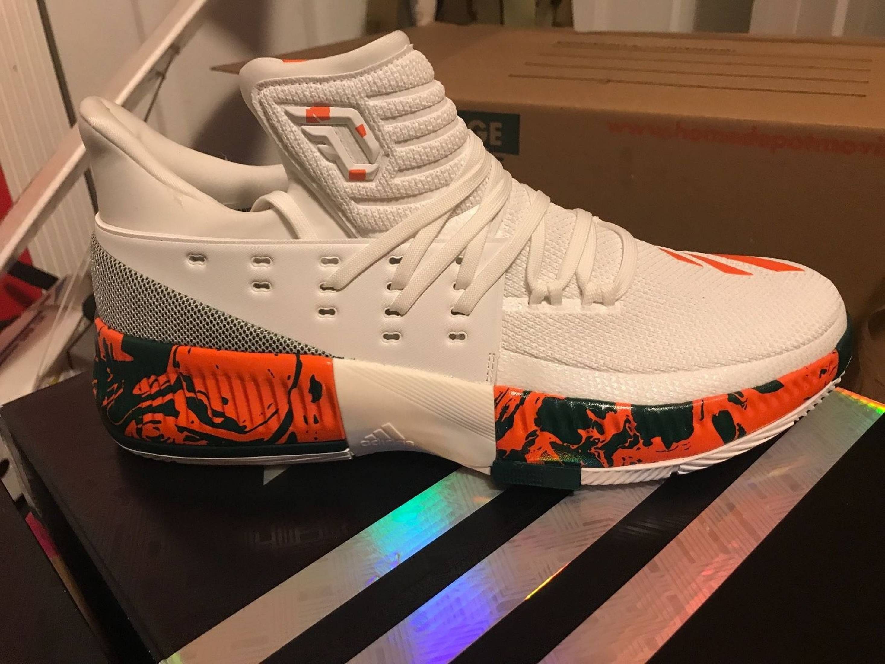 Adidas University of Miami NCAA Damian D Lillard 3 March Madness PE Size US 12.5 / EU 45-46 - 1 Thumbnail