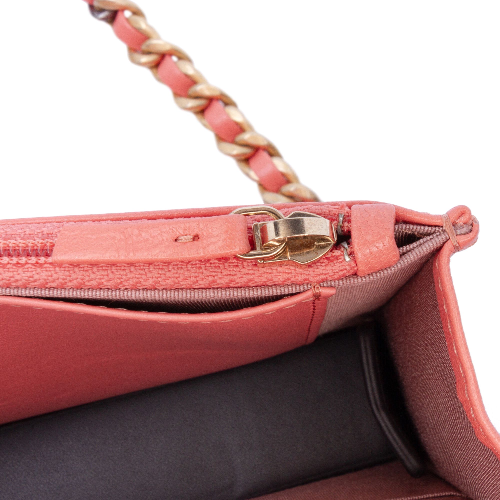 Chanel Chanel Quilted Lambskin 19 Wallet on Chain Size ONE SIZE - 8 Thumbnail
