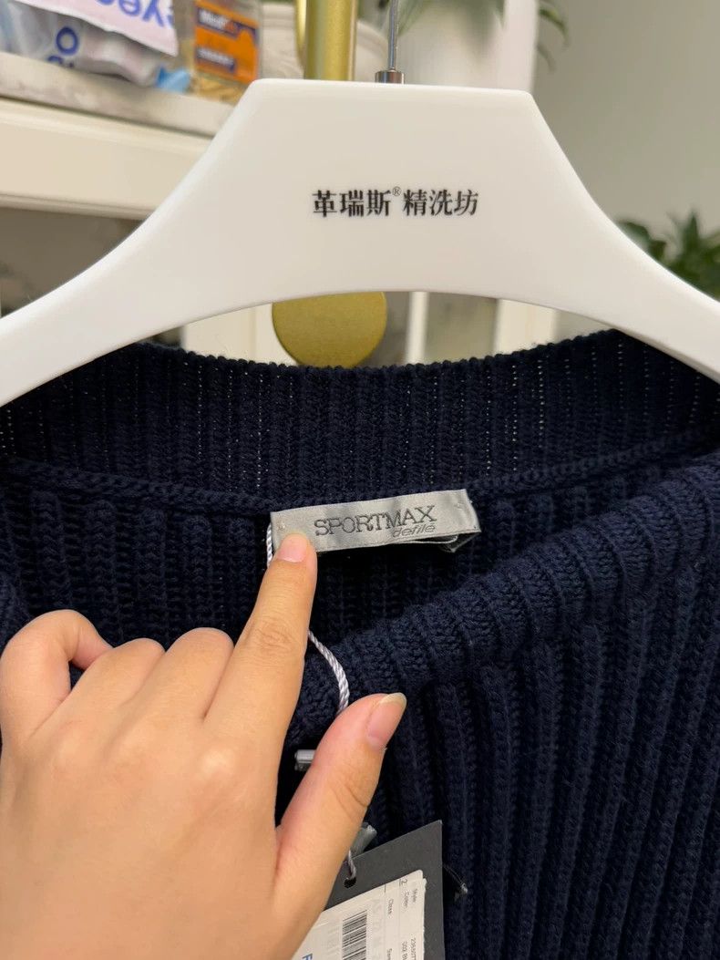 Max Mara Maxmara Sportmax Knitted Sweater in Dark Blue-yf Size US L / EU 52-54 / 3 - 4 Thumbnail