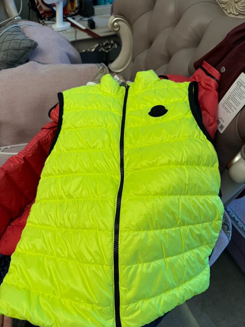 Moncler Moncler Kids Down Vest Size 14A-yf Size US M / EU 48-50 / 2 - 7 Thumbnail