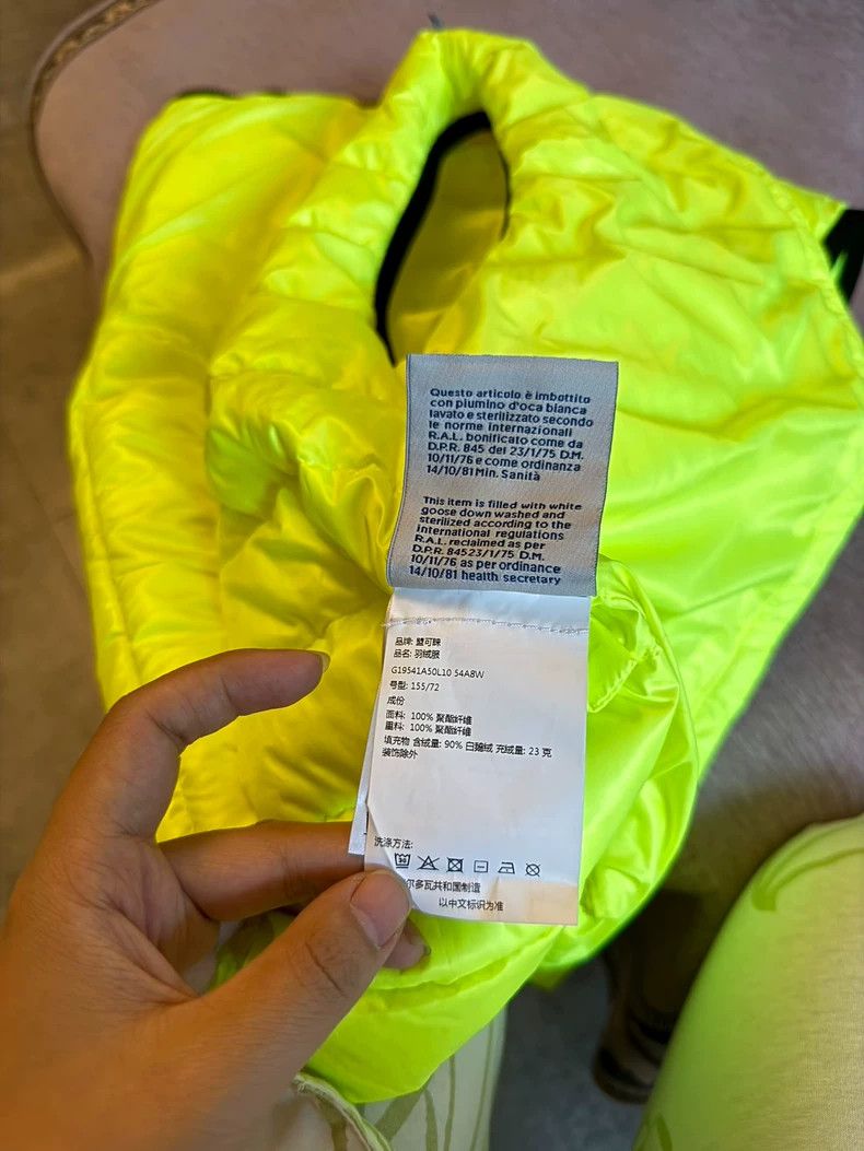 Moncler Moncler Kids Down Vest Size 14A-yf Size US M / EU 48-50 / 2 - 5 Thumbnail
