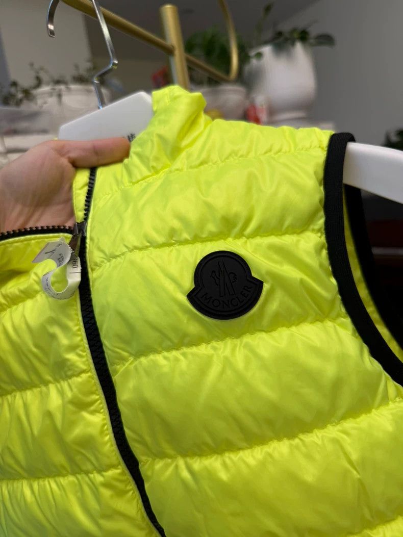 Moncler Moncler Kids Down Vest Size 14A-yf Size US M / EU 48-50 / 2 - 2 Thumbnail