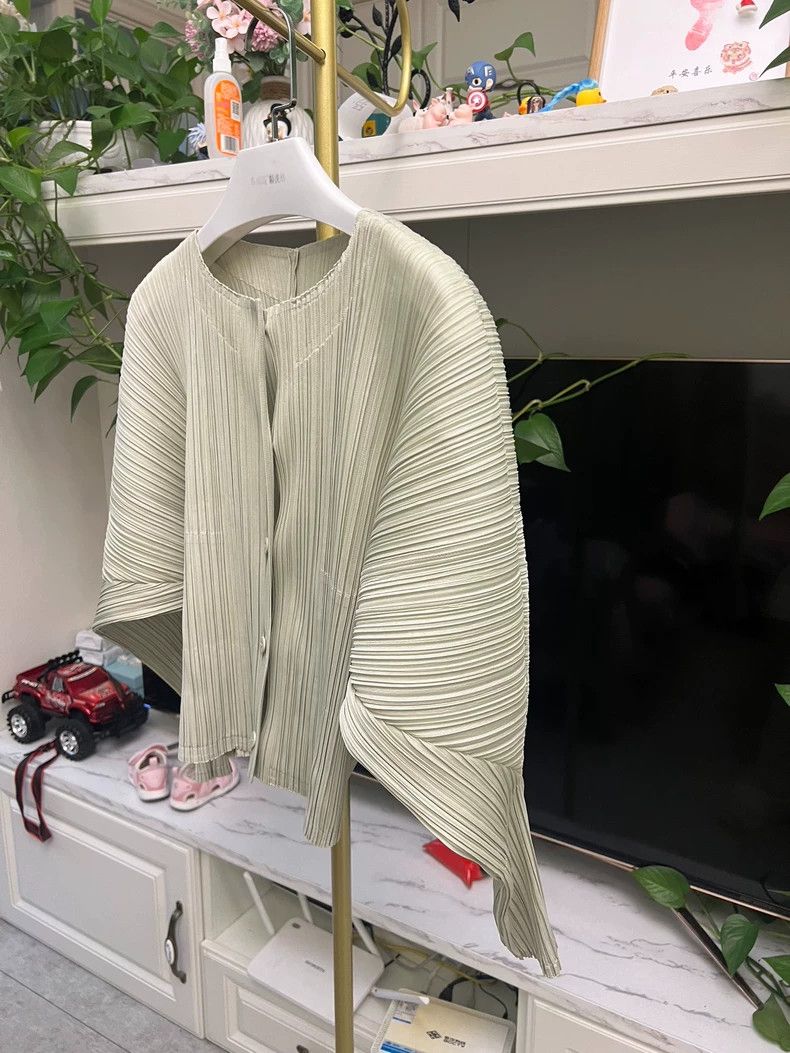 Issey Miyake Issey Miyake Green Pleated Cardigan Jacket-yf Size US M / EU 48-50 / 2 - 2 Thumbnail