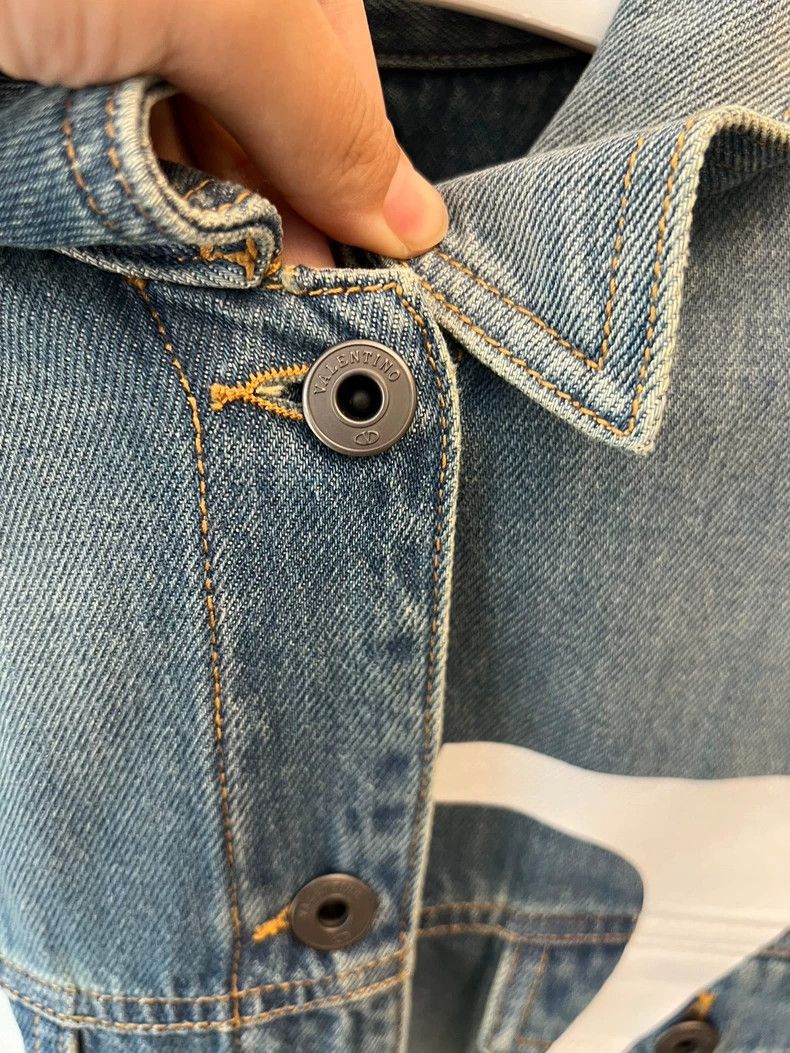 Valentino Valentino Denim Jacket With Distressed Details-yf Size US M / EU 48-50 / 2 - 3 Thumbnail