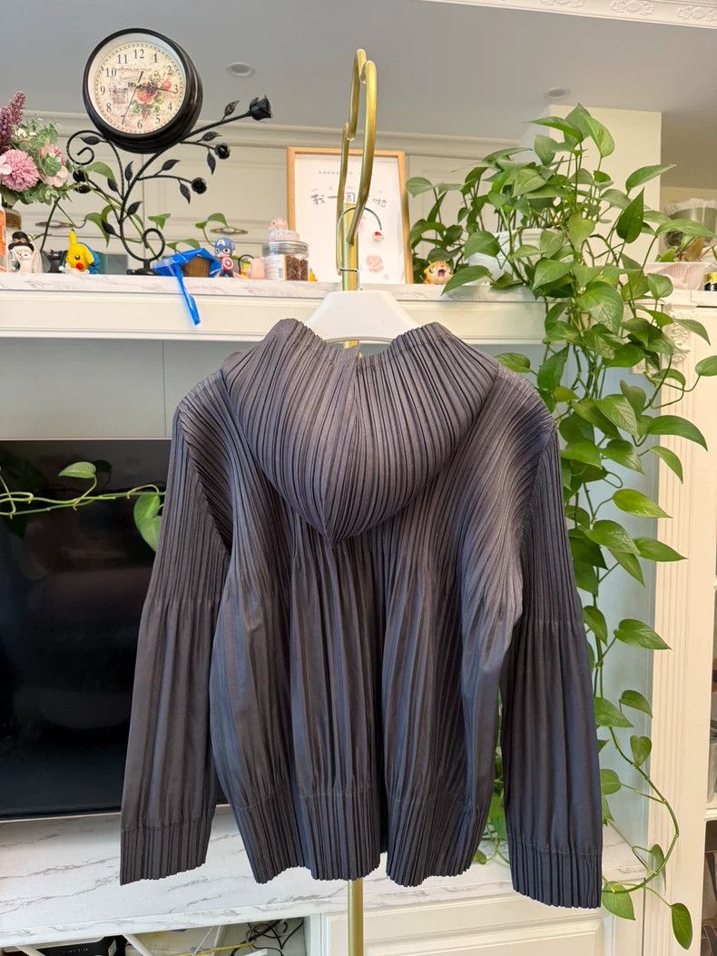 Issey Miyake Fashionable Puff Cardigan in Dark Gray-yf Size US M / EU 48-50 / 2 - 7 Thumbnail