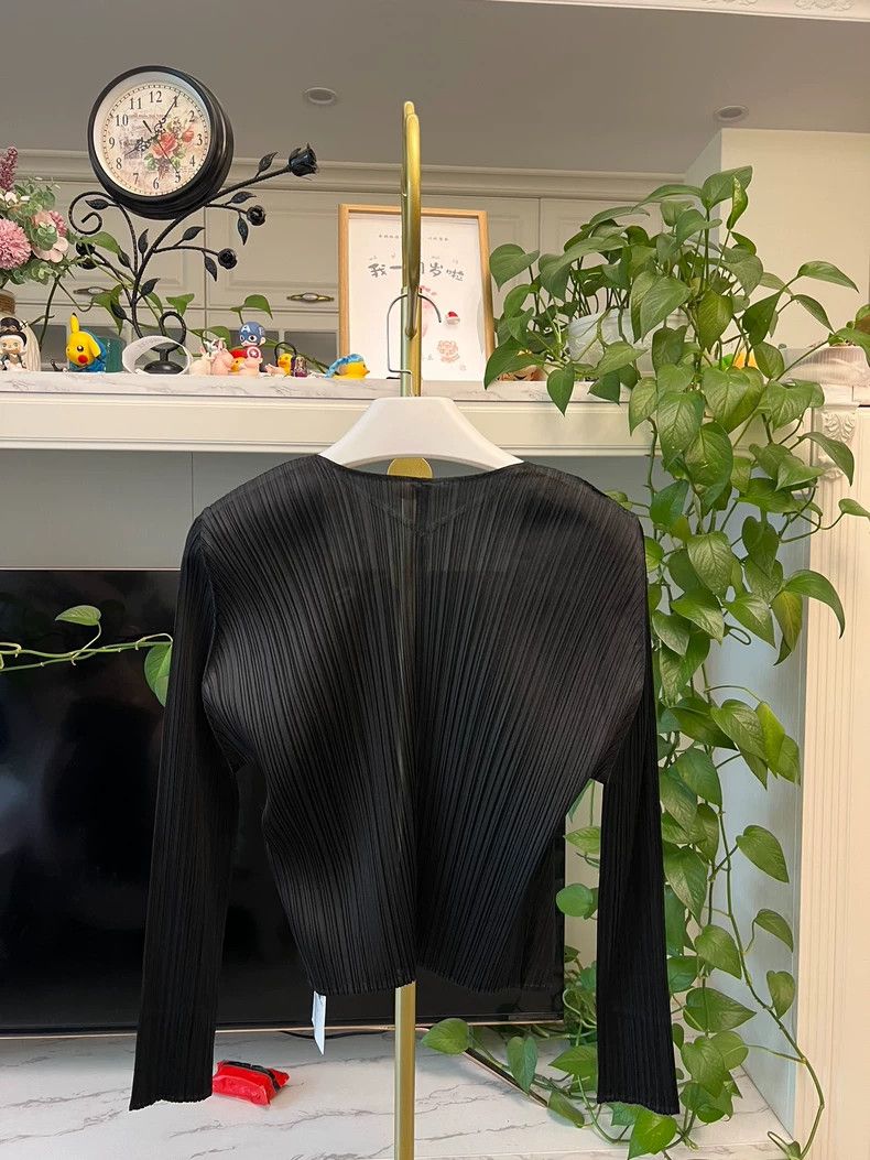 Issey Miyake Issey Miyake Black Pleated Cardigan Jacket-yf Size US M / EU 48-50 / 2 - 6 Thumbnail