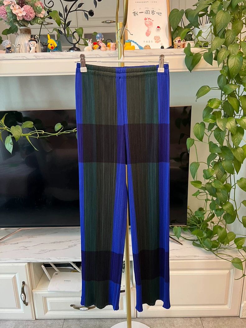 Issey Miyake Blue and Black Pleated Top and Pants Set-yf Size US M / EU 48-50 / 2 - 6 Thumbnail