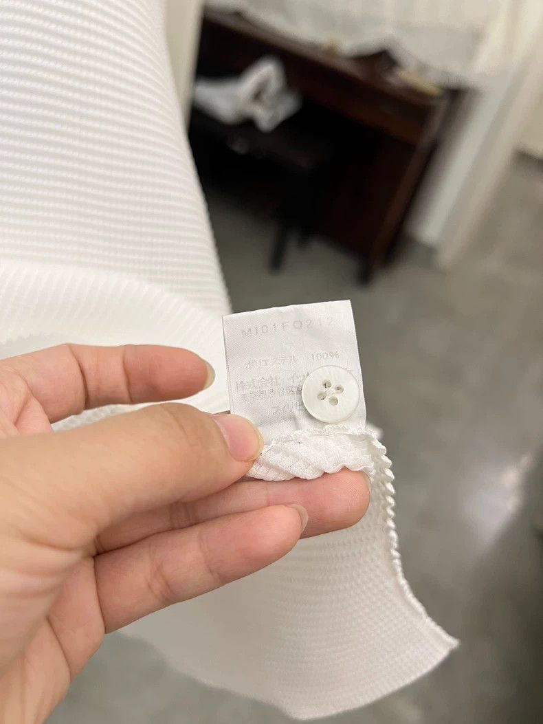 Issey Miyake White Magic Shirt by Issey Miyake-yf Size US M / EU 48-50 / 2 - 3 Thumbnail