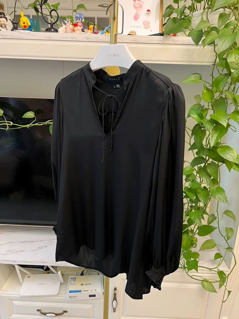 Theory Long Sleeve Silk Shirt in Black-yf Size US S / EU 44-46 / 1 - 9 Thumbnail